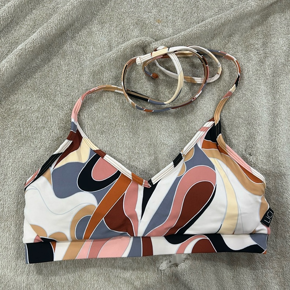 LiCi fit athletic bra